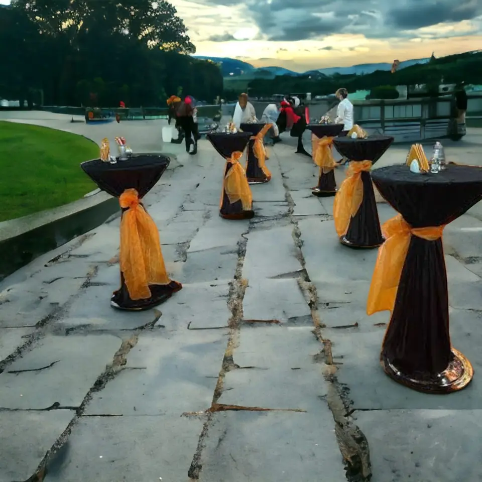 Bistro Masa Kiralama 4